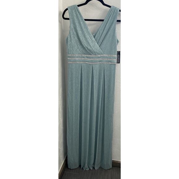 R&M Richards Long Crinkle Pleated Sleeveless Dress Rhinestone Waistband 10 Green - Picture 1 of 10